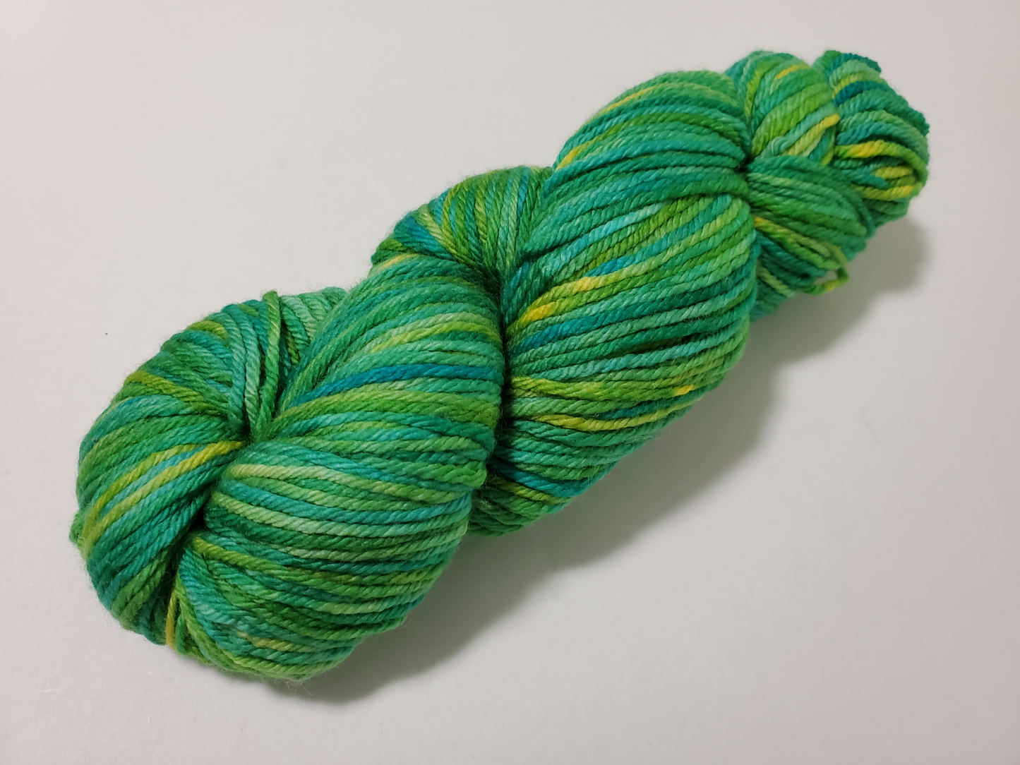 V Yarn Crested - Caterpie